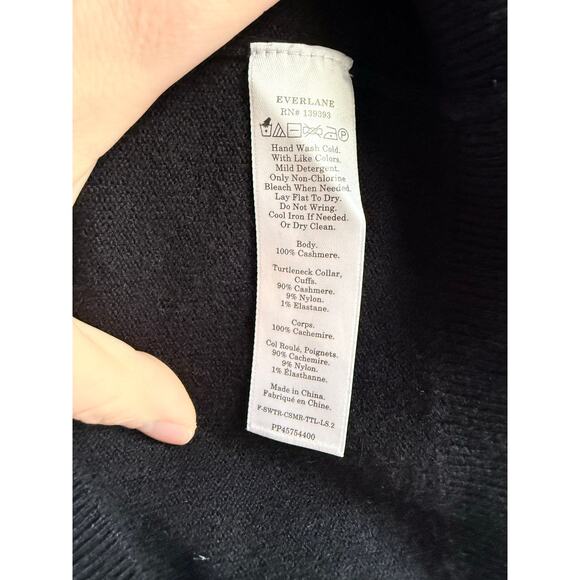 Everlane 100% Cashmere Turtleneck Sweater • Navy Blue • Size Large - Picture 4 of 6
